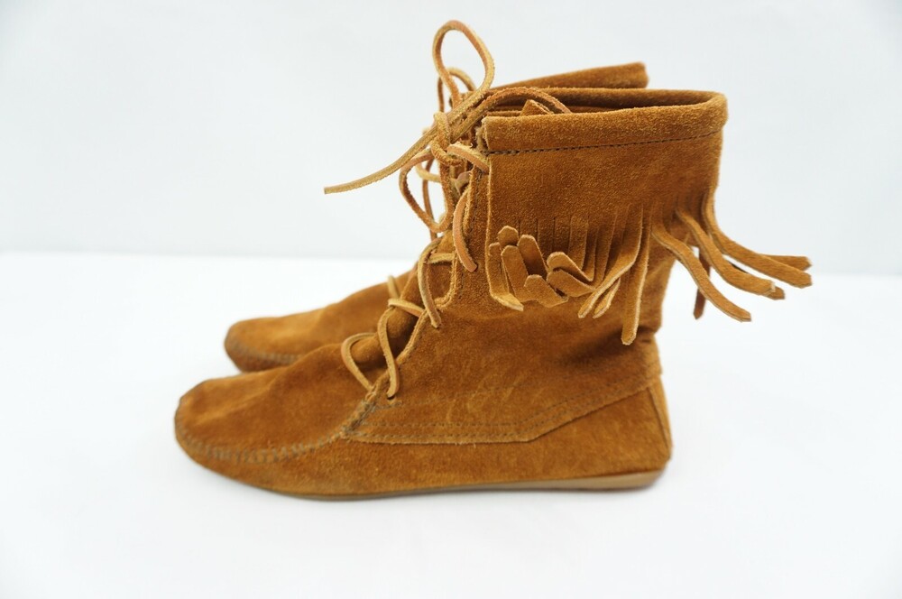 Minnetonka Women 6 (or 7 run big) Tramper Boots Brown Suede 422 Fringe Trim Used